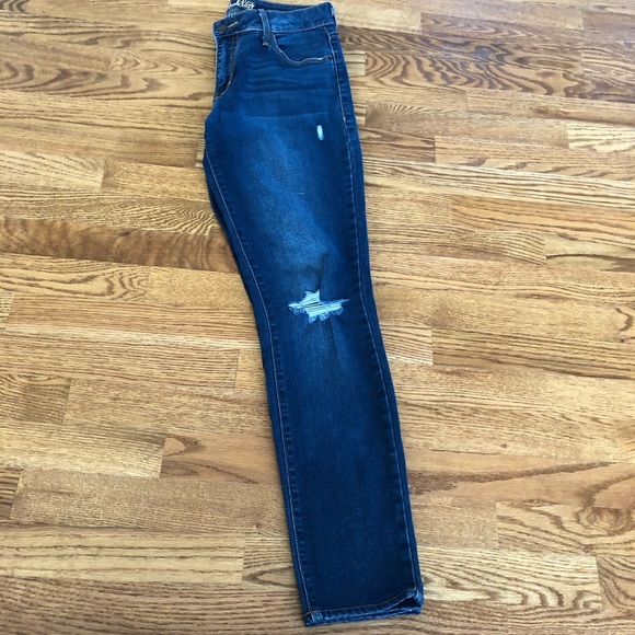 Old Navy Rockstar Distressed Stretch Jeans - Picture 8 of 8
